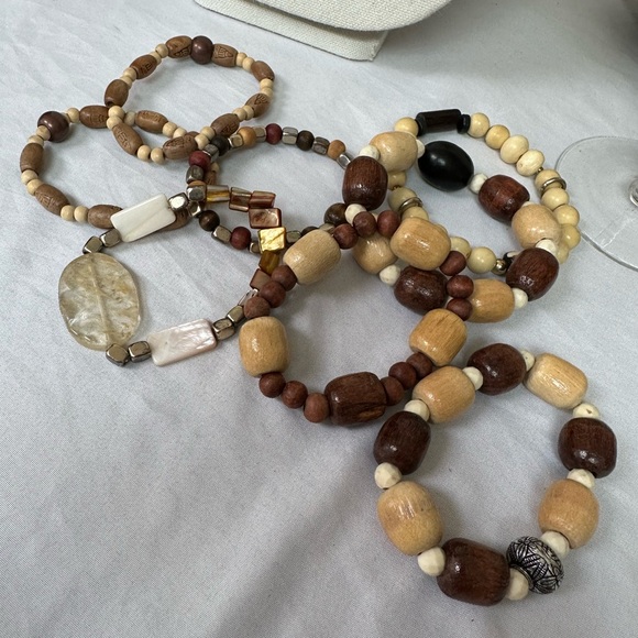 Set of 8 wooden and shell bead stretch style bracelets - Picture 3 of 8